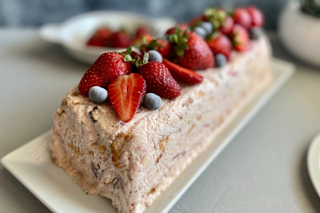 Fruit desserts light and refreshing