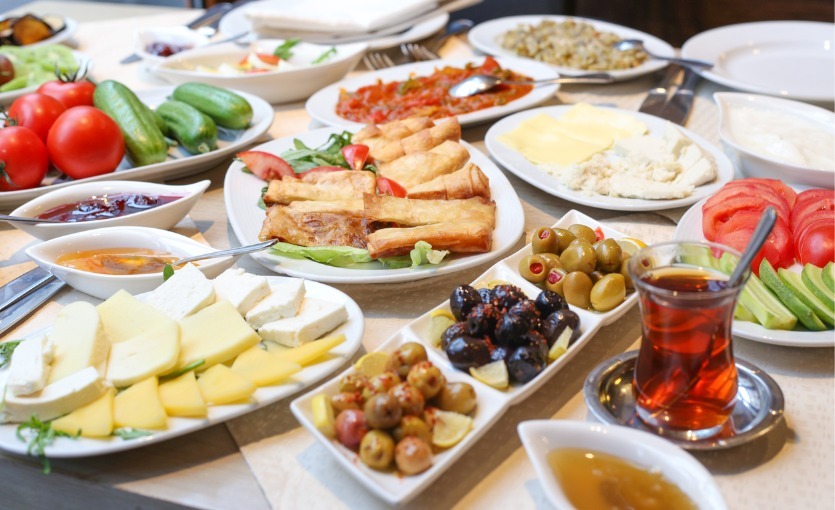 Geleneksel türk kahvaltısı için lezzetler