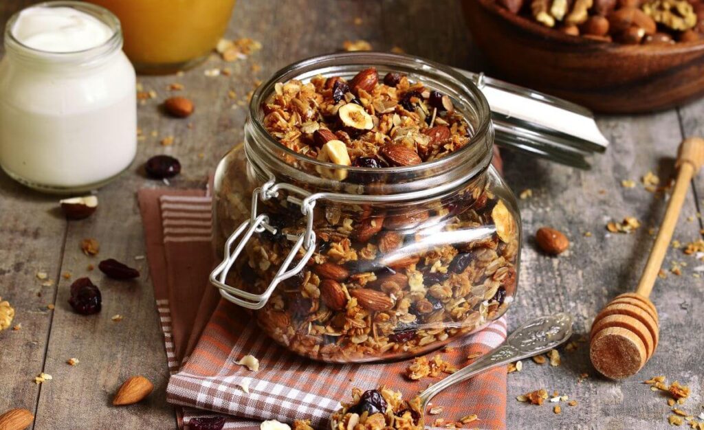 How to store and serve granola