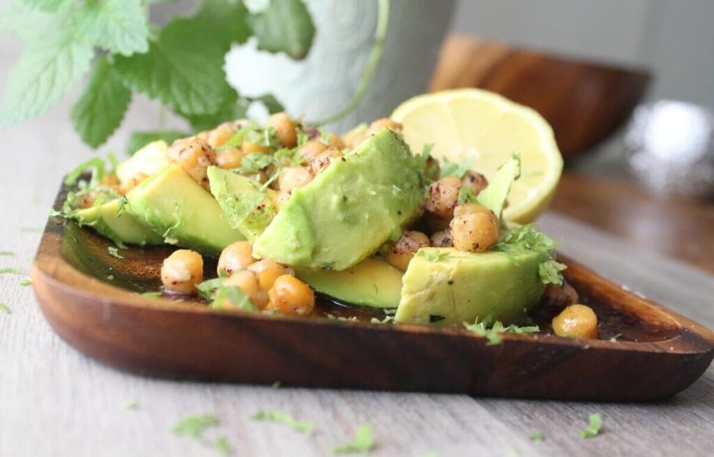 Chickpea and avocado salad dressing