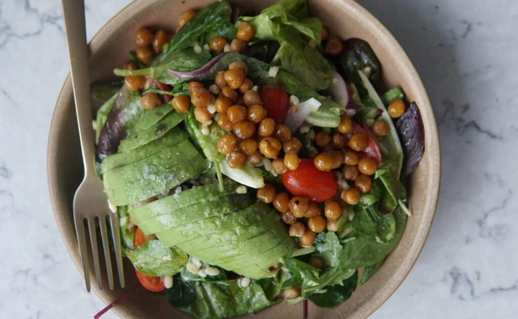 Nohutlu avokado salatası için doğru malzeme seçimi