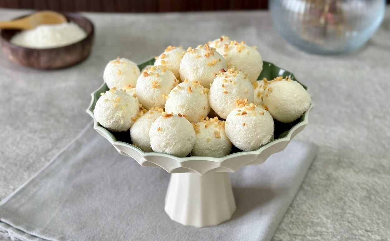 Hindistan cevizli toplar