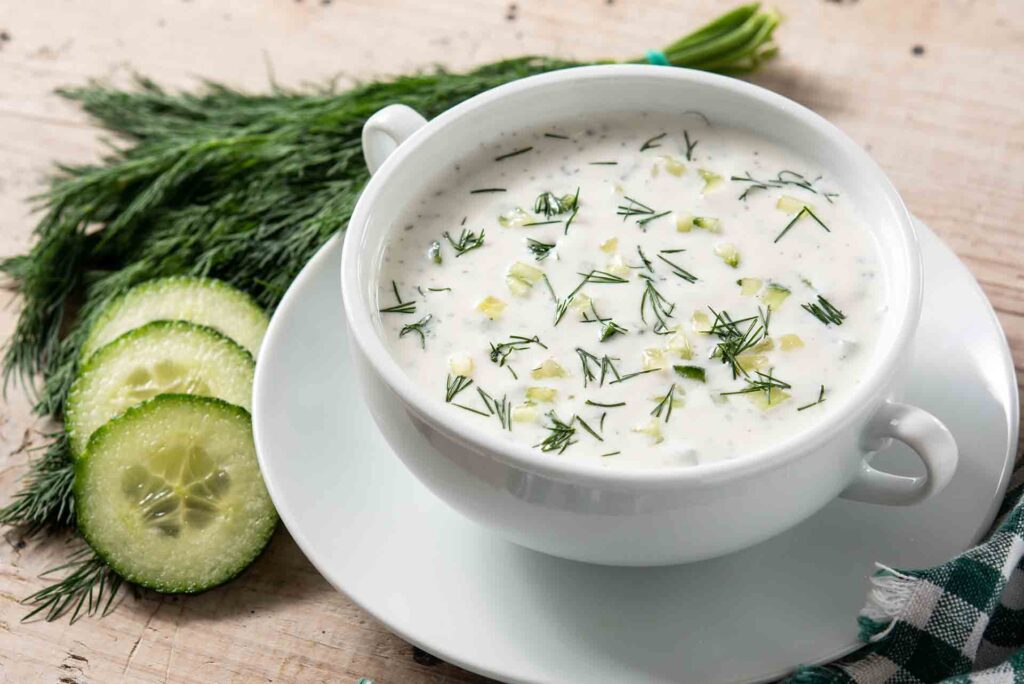 Salatalık çorbası için malzemeler