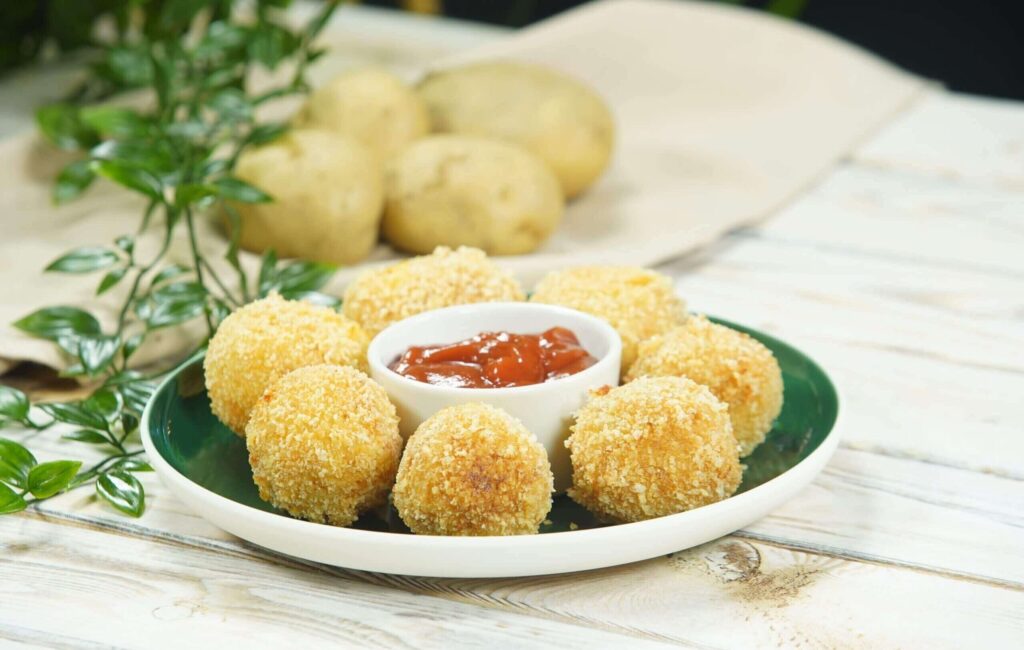 Kaşarlı patates topları fırında nasıl pişirilir